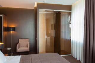 Отель WISH Aqua&SPA Resort Vishenki Номер Делюкс с кроватью размера «king-size» и доступом в спа-центр-4