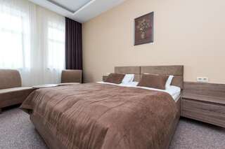 Отель WISH Aqua&SPA Resort Vishenki Стандартный номер с кроватью размера «king-size» и бесплатным доступом в спа-центр-1