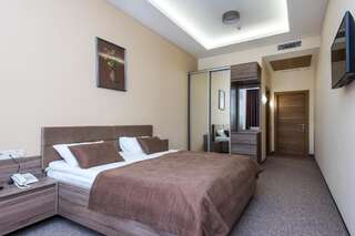 Отель WISH Aqua&SPA Resort Vishenki Стандартный номер с кроватью размера «king-size» и бесплатным доступом в спа-центр-2