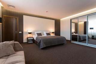 Отель WISH Aqua&SPA Resort Vishenki Семейный люкс с балконом и доступом в спа-центр-2